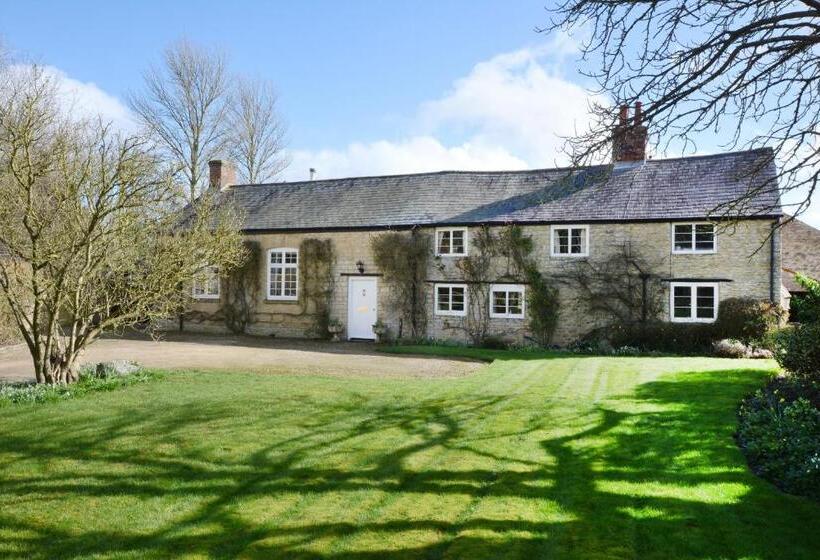 住宿加早餐  The Old School