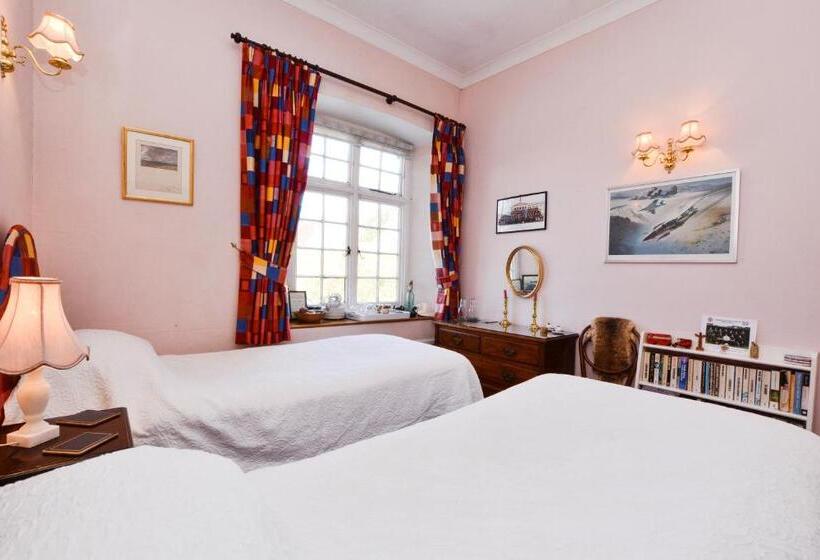 住宿加早餐  The Old School