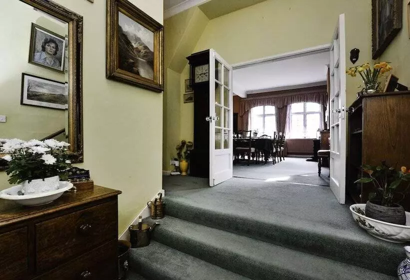 Aamiaismajoitus (B&B) The Old School