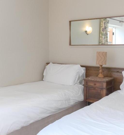 민박 The Rear Of The Plough,everdon