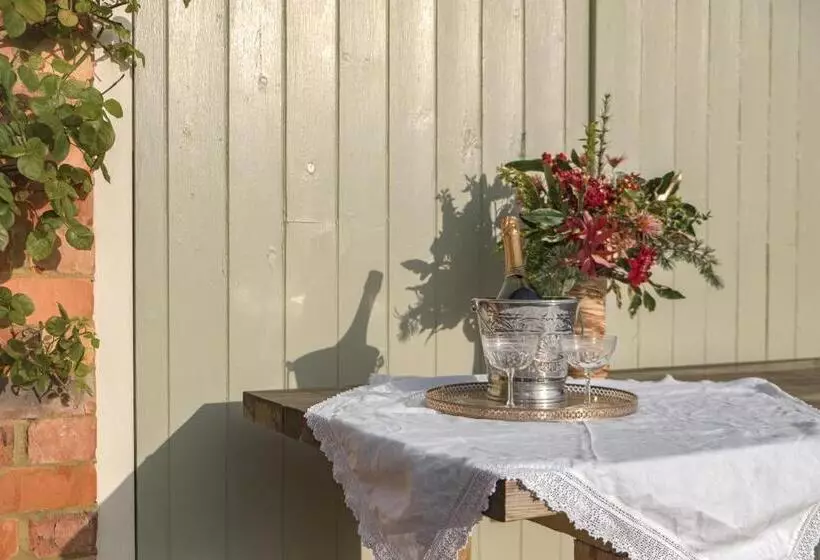 ベッドアンドブレックファースト The Rear Of The Plough,everdon