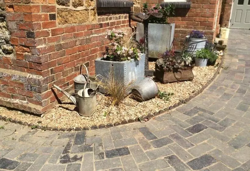 ベッドアンドブレックファースト The Rear Of The Plough,everdon