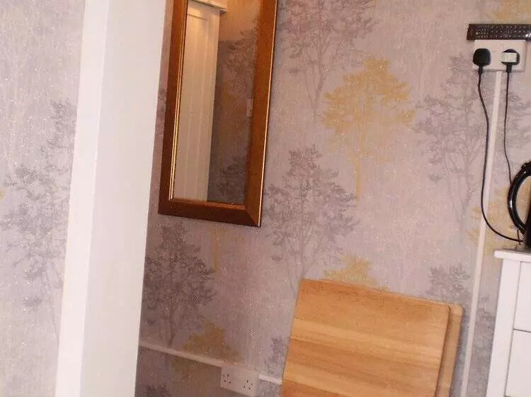 Aamiaismajoitus (B&B) The Sportsmans Lodge