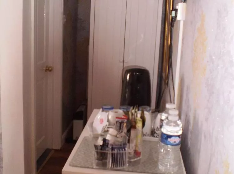 Aamiaismajoitus (B&B) The Sportsmans Lodge