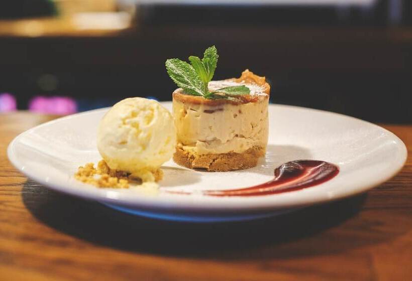 Хостел The Throckmorton