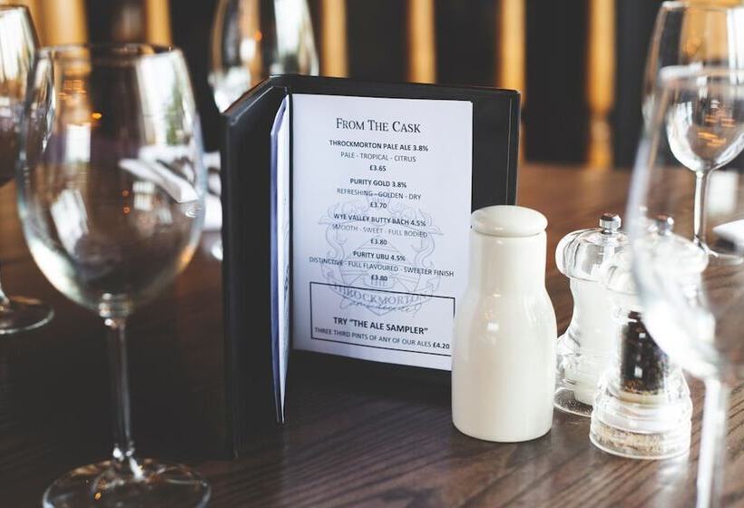 Хостел The Throckmorton