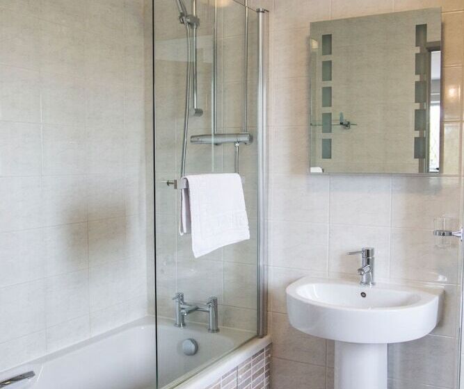 Хостел The Throckmorton