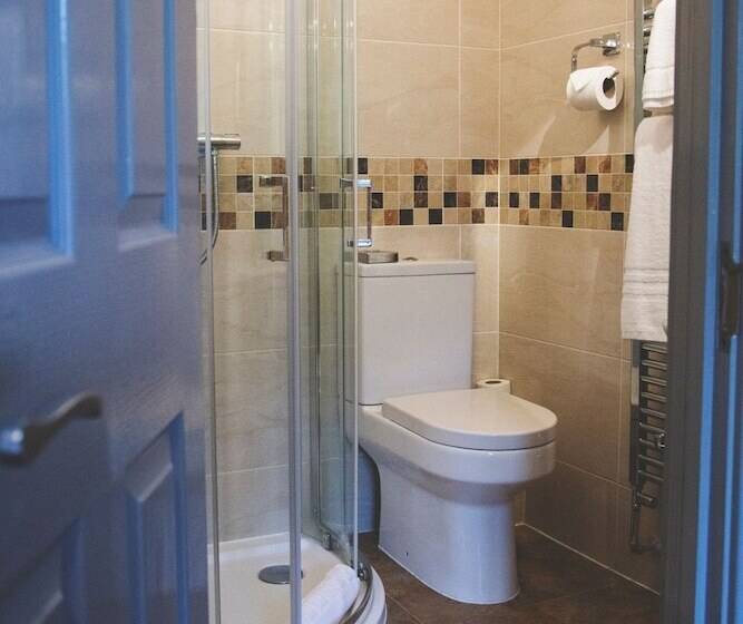 Хостел The Throckmorton