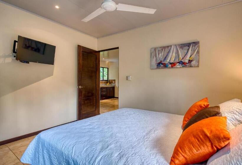 پانسیون Arococles