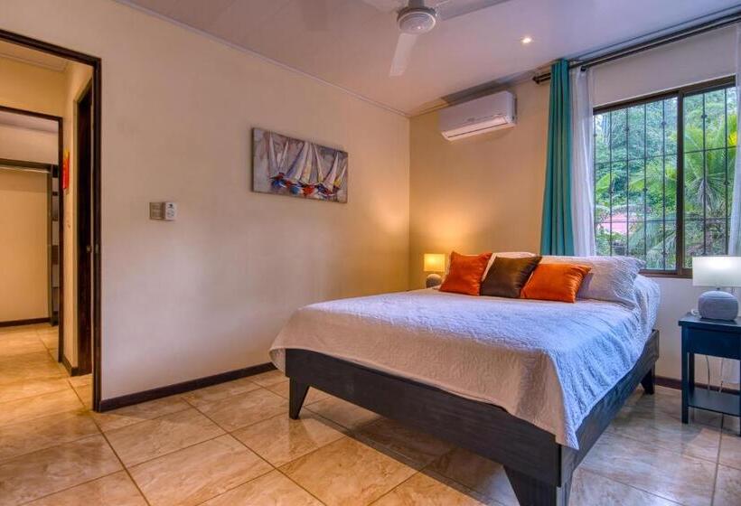 پانسیون Arococles