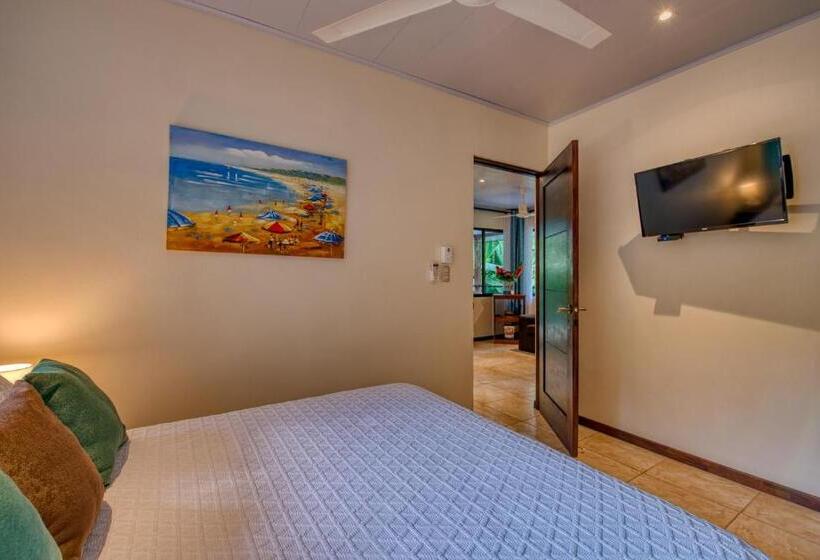 پانسیون Arococles