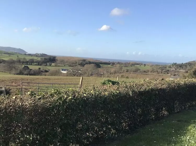 Majatalo Cedar House