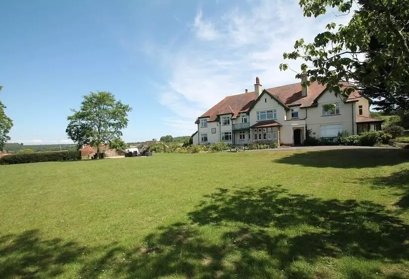 Majatalo Cedar House