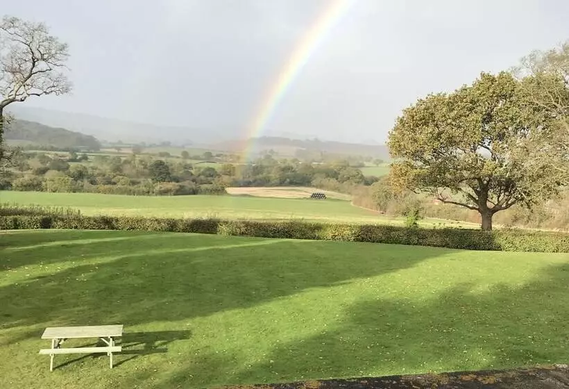 Majatalo Cedar House