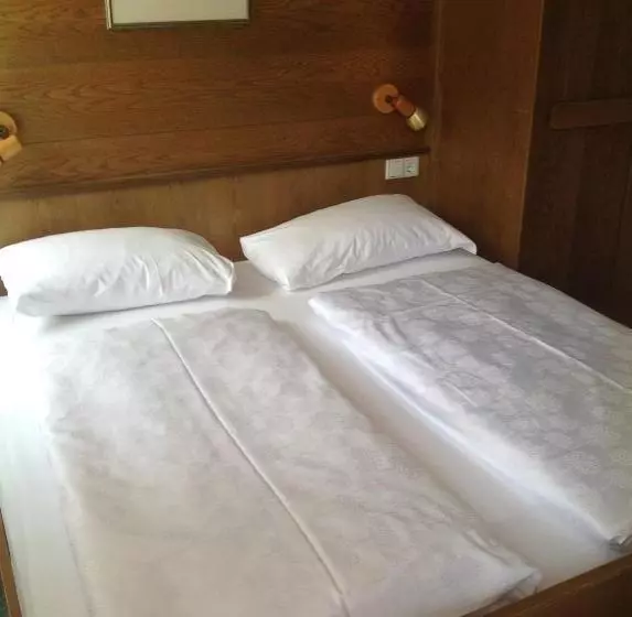 Majatalo Garni Pineta