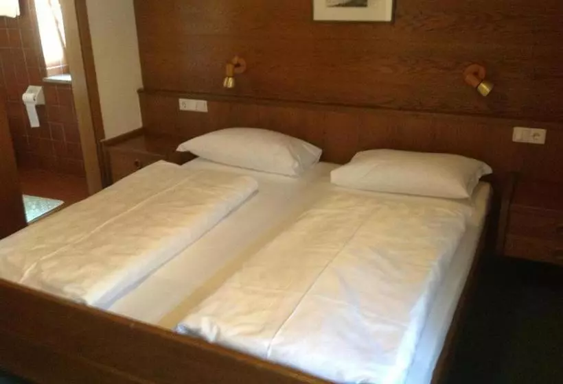 Majatalo Garni Pineta