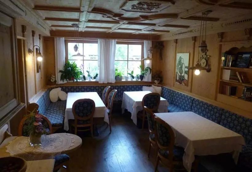 Majatalo Garni Pineta