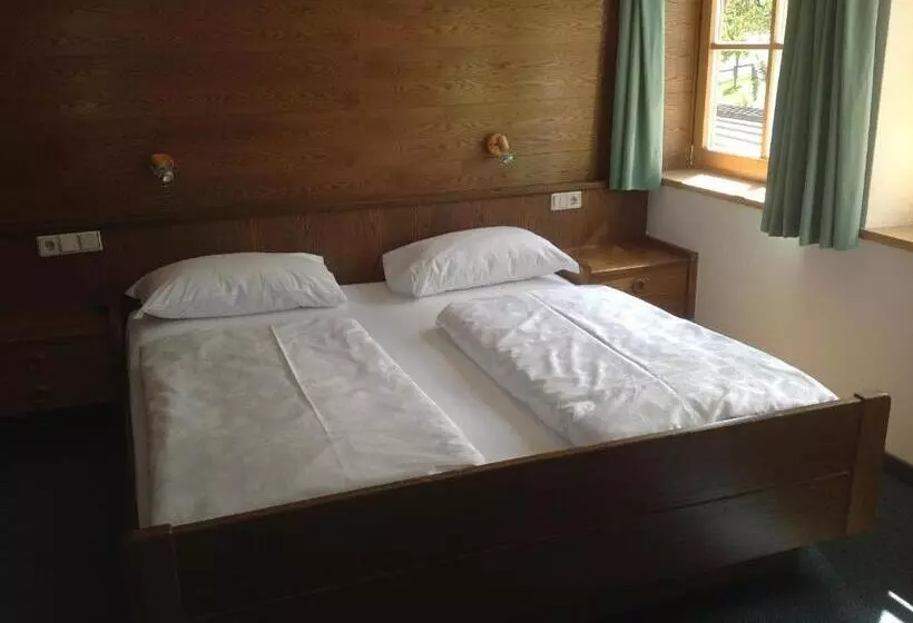 Majatalo Garni Pineta