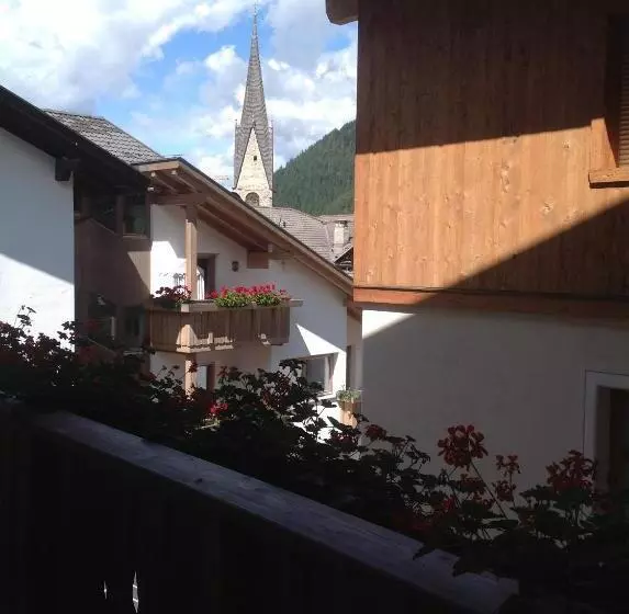 Majatalo Garni Pineta