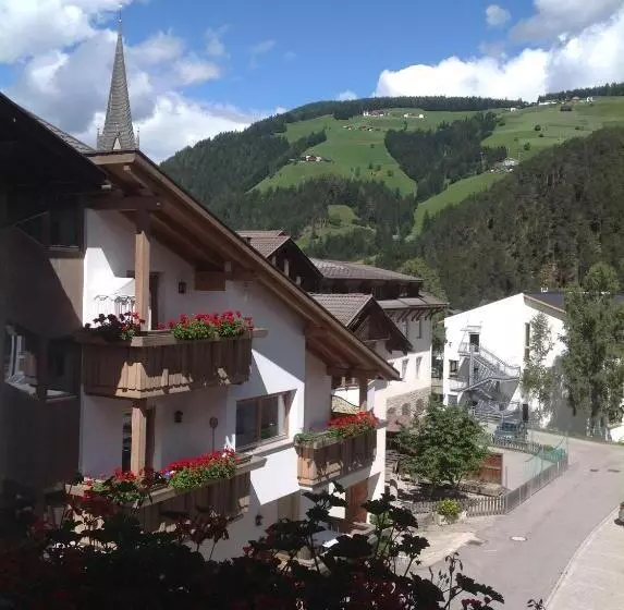 Majatalo Garni Pineta