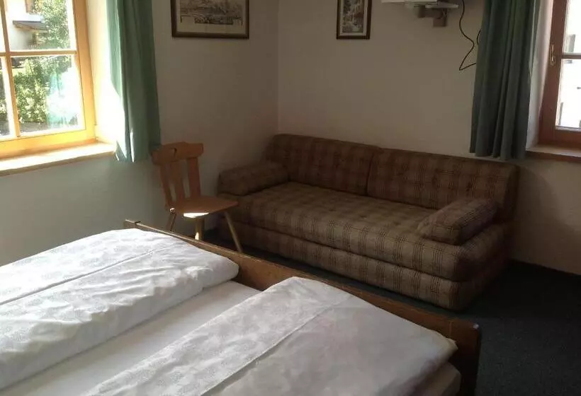 Majatalo Garni Pineta