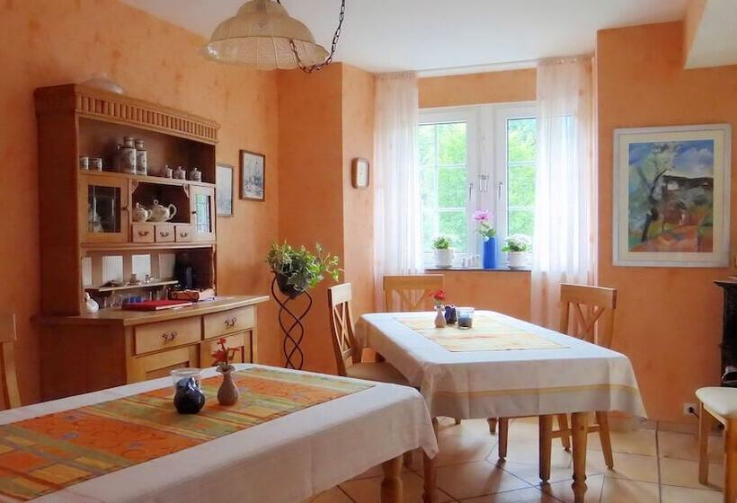 Пансион Gästehaus Burg Molbach