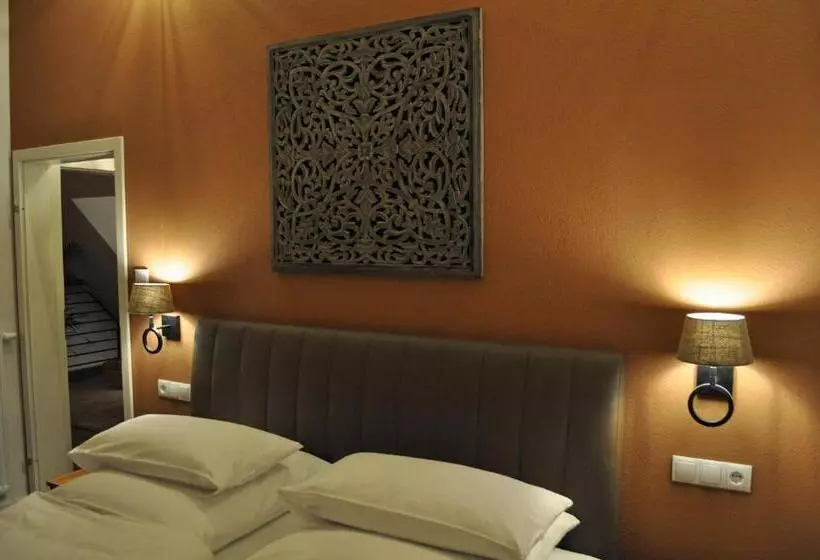 Majatalo Hofgarten Rosa