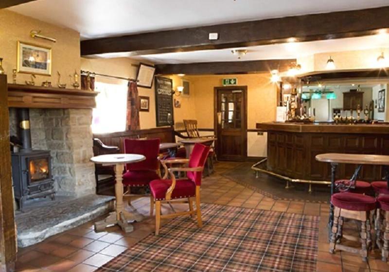 簡易ホテル Square & Compass