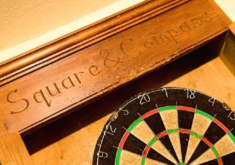 Hostal Square & Compass