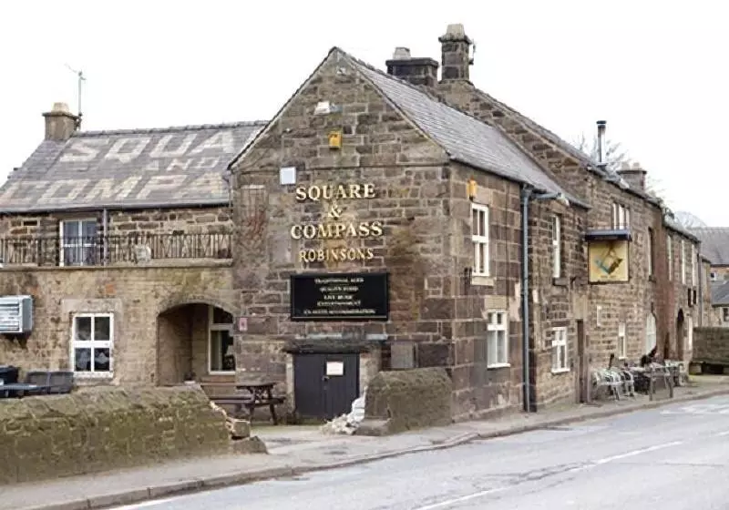 Hostal Square & Compass