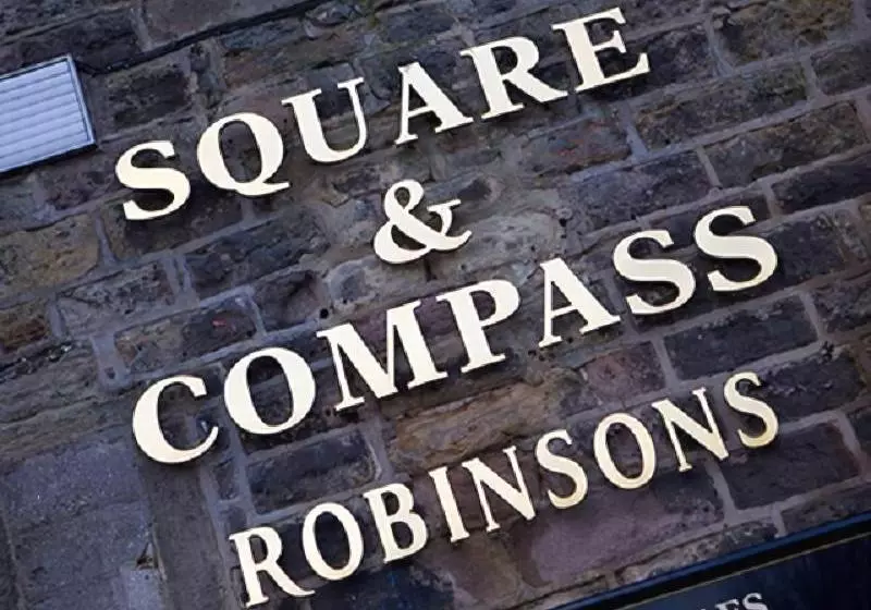 Hostal Square & Compass