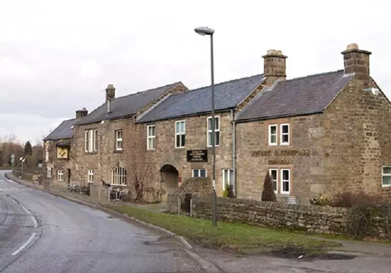 Hostal Square & Compass