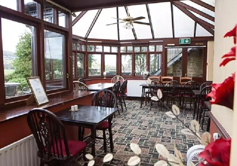 Hostal Square & Compass