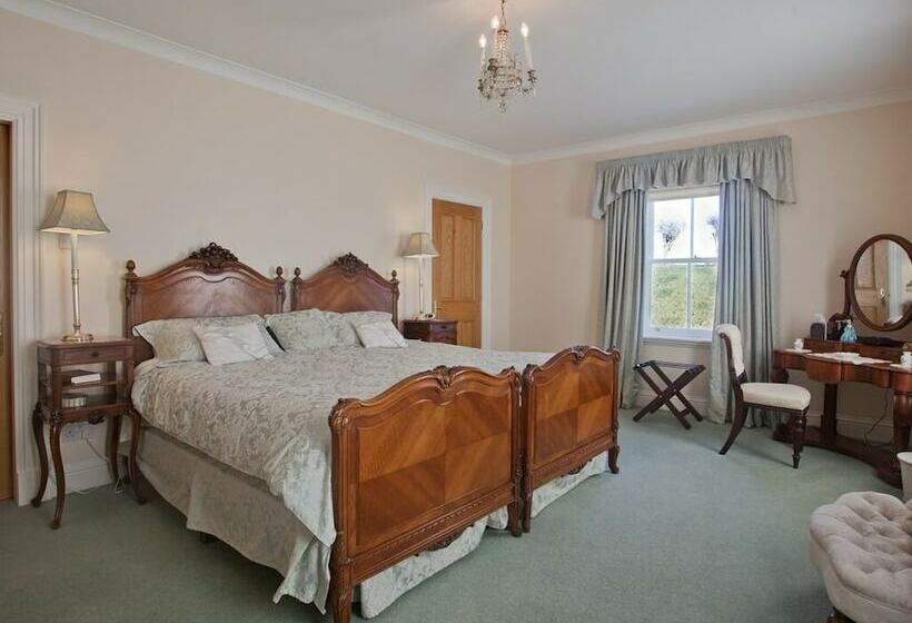 West Longridge Manor B&b