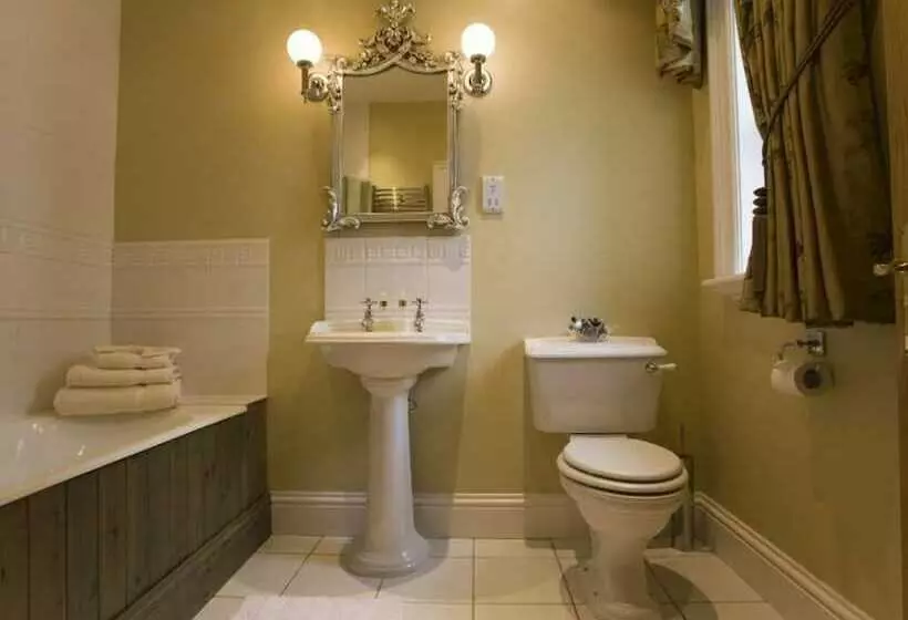 West Longridge Manor B&b