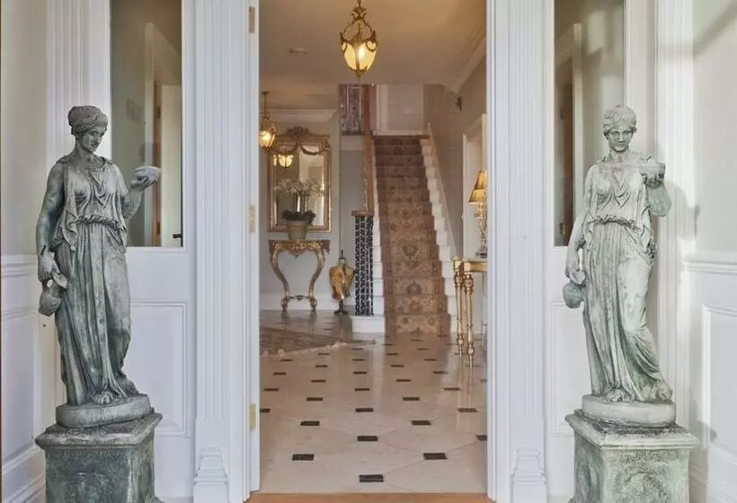 West Longridge Manor B&b