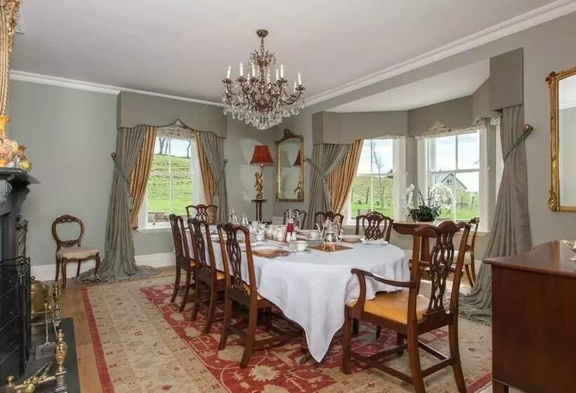 West Longridge Manor B&b