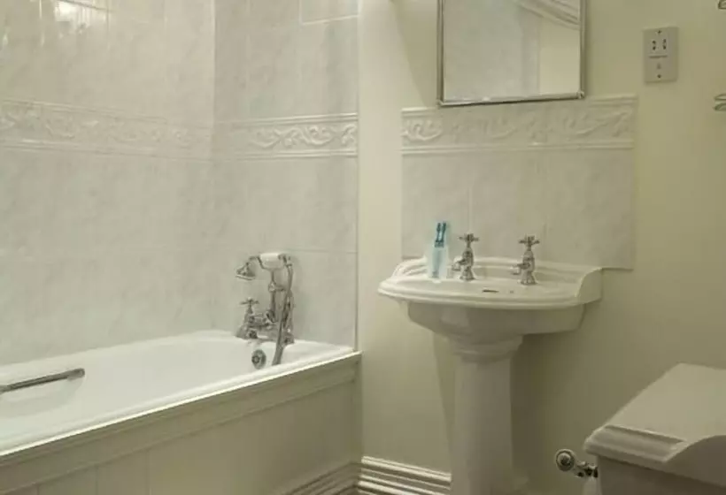 West Longridge Manor B&b