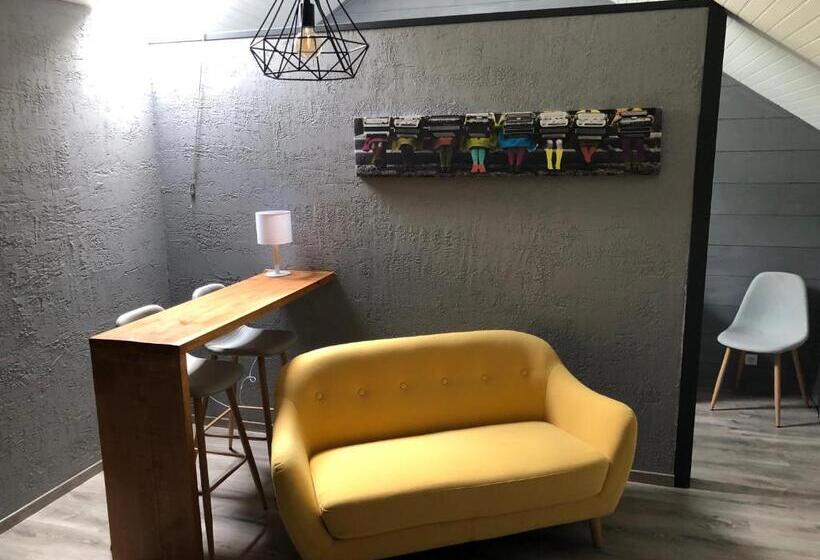 هاستل Cal Xandera