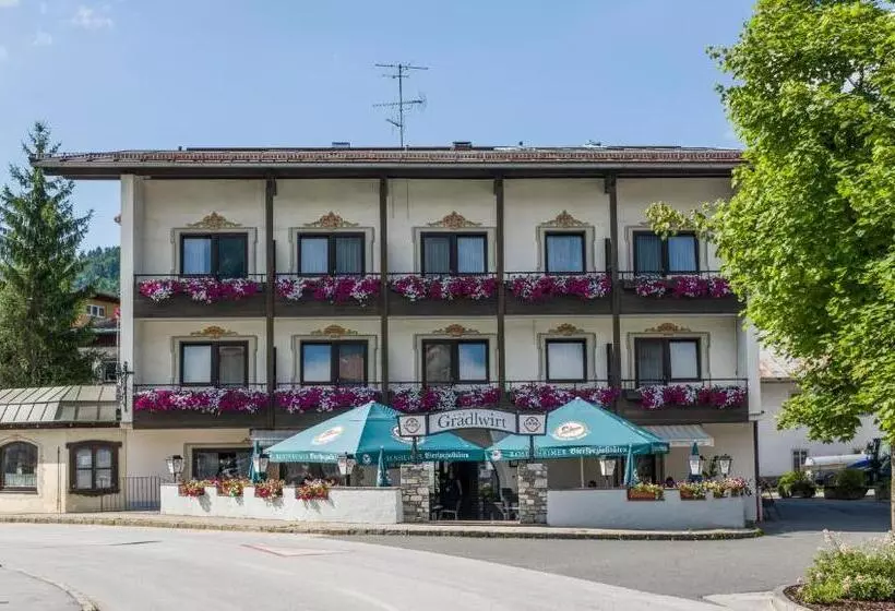 Retkeilymaja Restaurant Gradlwirt