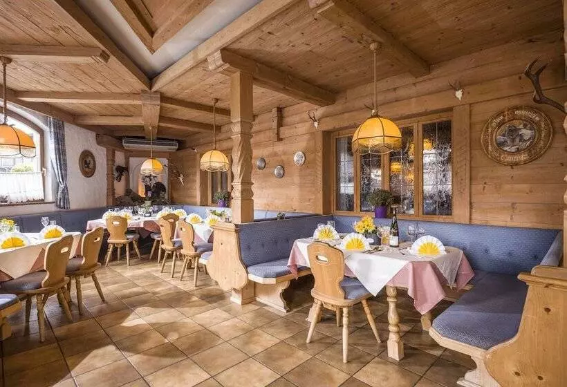 Retkeilymaja Restaurant Gradlwirt