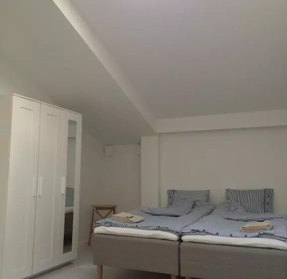 Aamiaismajoitus (B&B) Flyingehus Gårdshotell