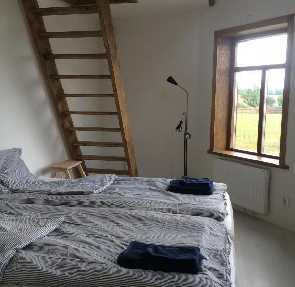 Bed and Breakfast Flyingehus Gårdshotell