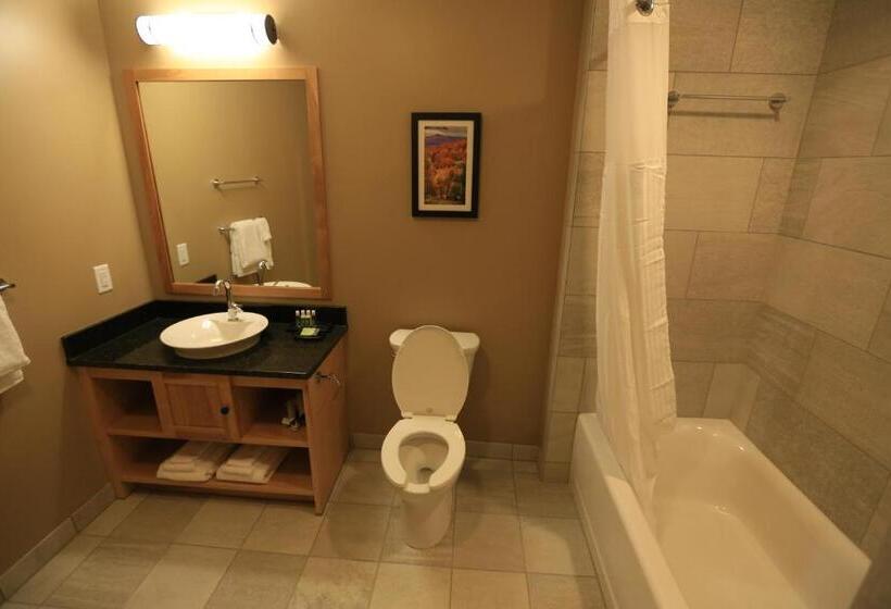 Burke Mountain Hotel And Conference Center