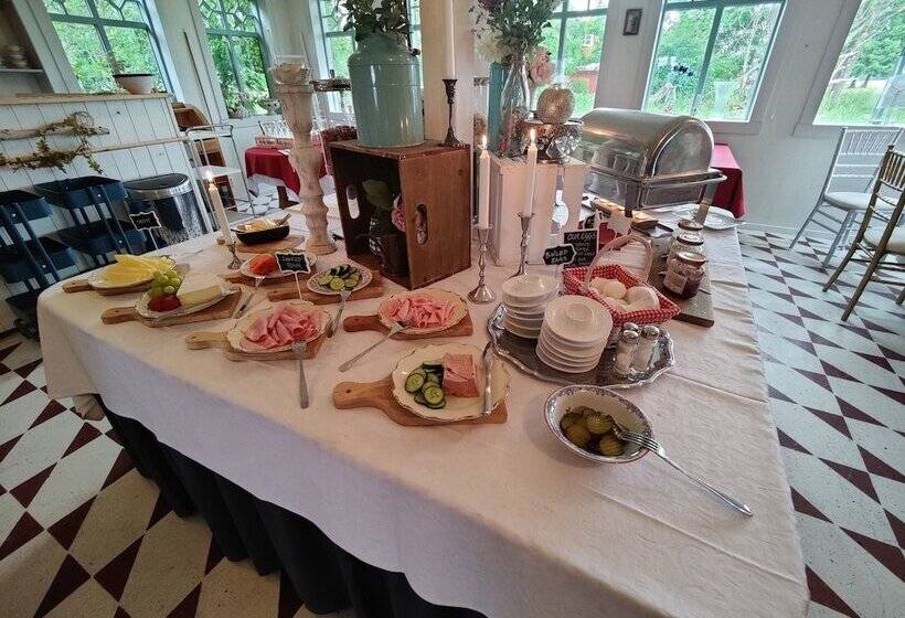 Charlottenlund Hotel & Restaurant