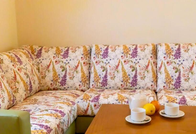 Отель Tenuta Montemassi Podere Montauzzo