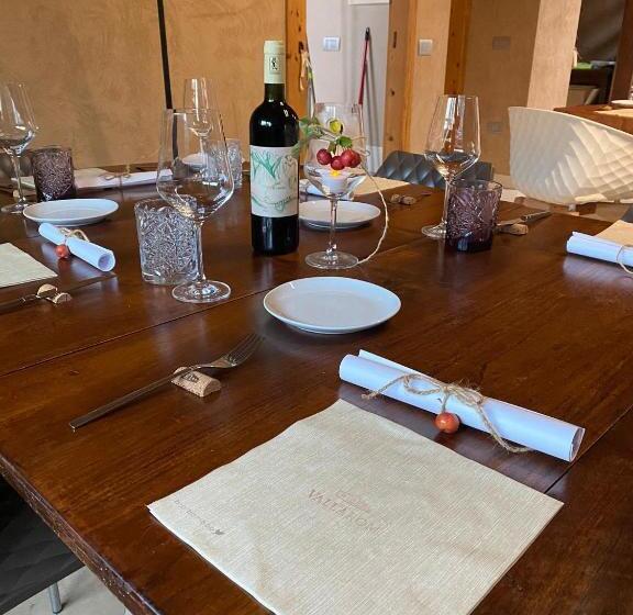 בית מלון כפרי Vallarom