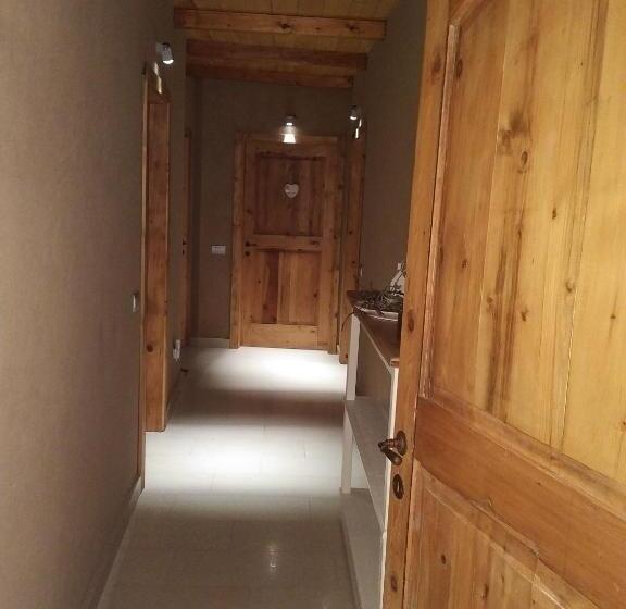 בית מלון כפרי Vallarom