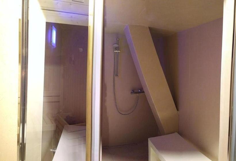 בית מלון כפרי Vallarom