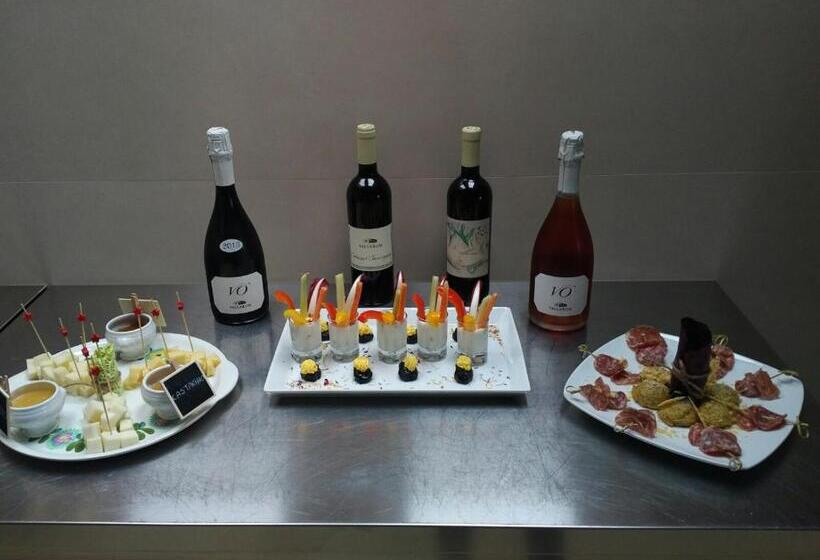 בית מלון כפרי Vallarom